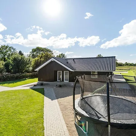 Casa vacanze Lovely In With Sauna *